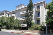 Building Exterior - 11820 Mayfield Ave Unit 208