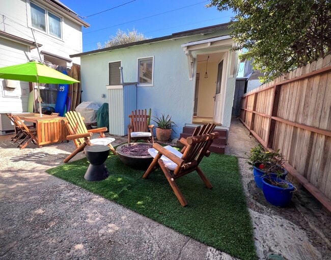 Building Photo - 140 Hart Ave