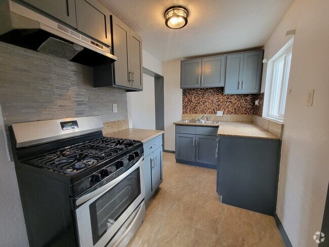Building Photo - 1315 W 101st St Rental