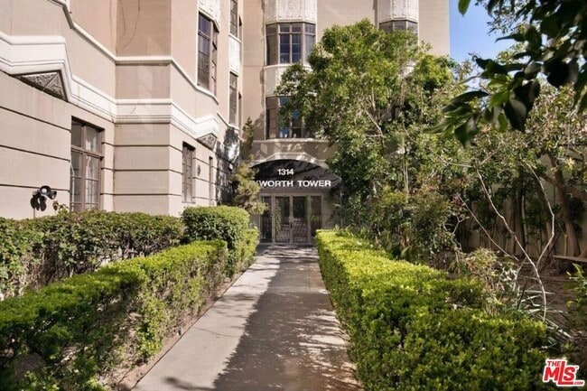 Photo - 1314 Hayworth Ave Unit 503