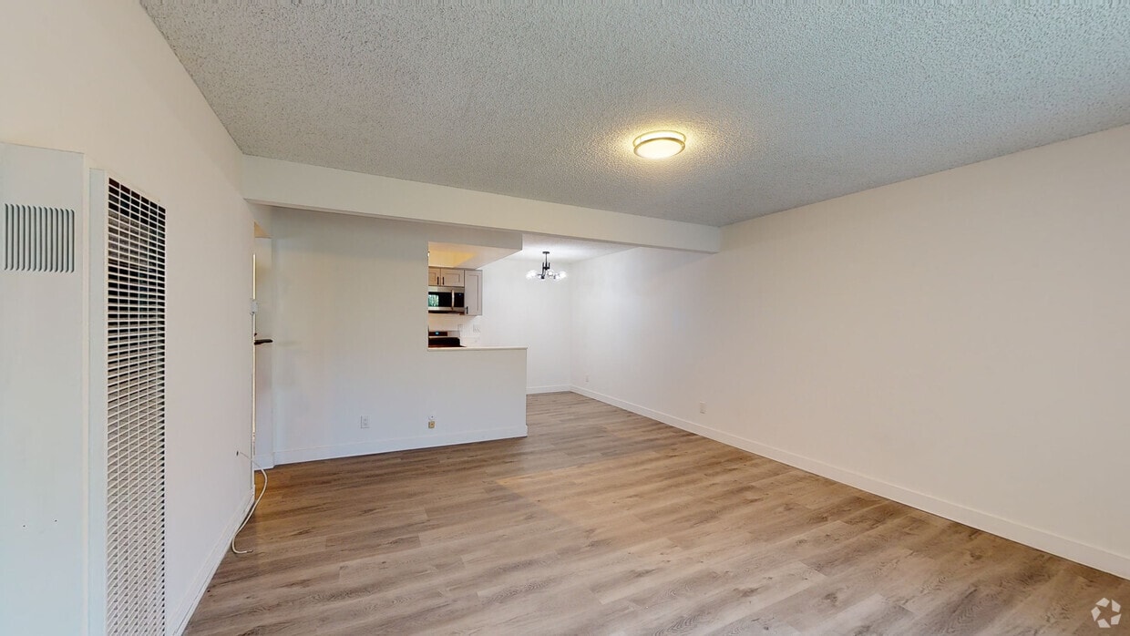3D Tour - Southfield East & West