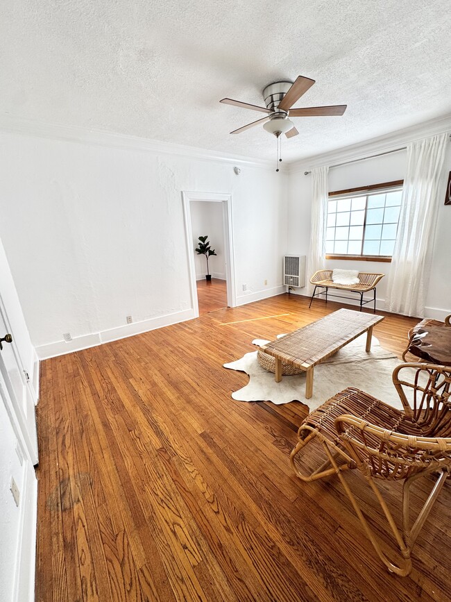 Photo - 1758 Winona Blvd Unit 3