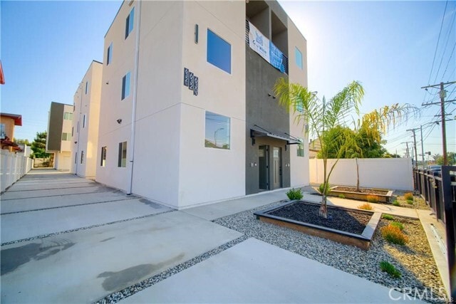 Building Photo - 630 E Adams Blvd