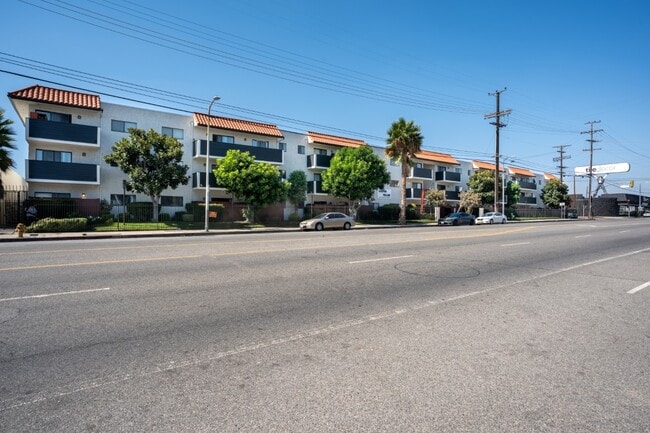 Building Photo - Canyon Village
