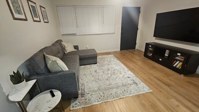 Photo - 6025 Dipper St