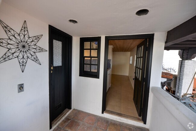 Building Photo - 314 Avenida de la Estrella Unit #B Rental