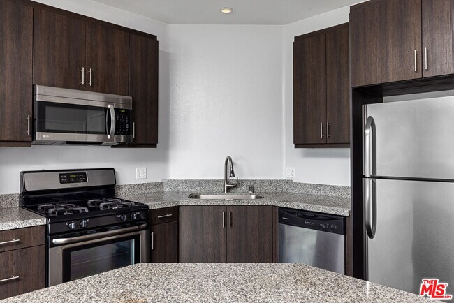 Photo - 1408 W Washington Blvd Unit 308