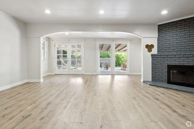 Building Photo - 8835 Paso Robles Ave Rental