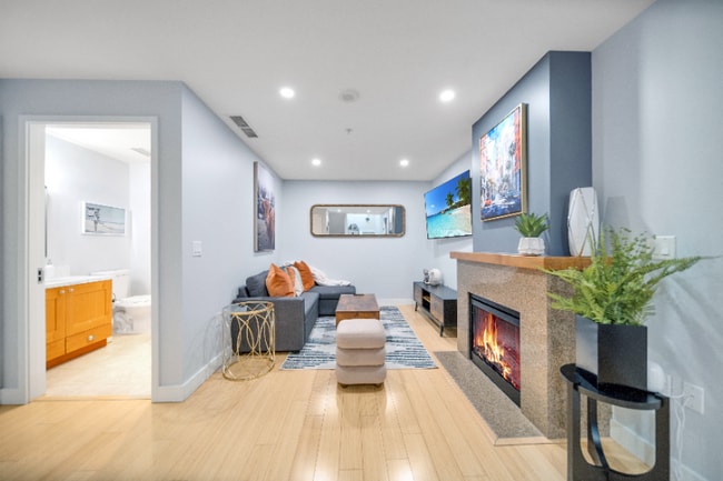 Photo - 700 W E St Unit 402