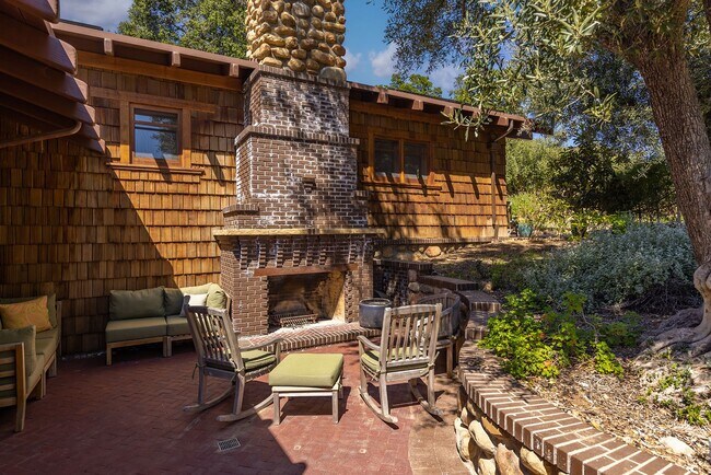 Photo - Masterpiece on Foothill