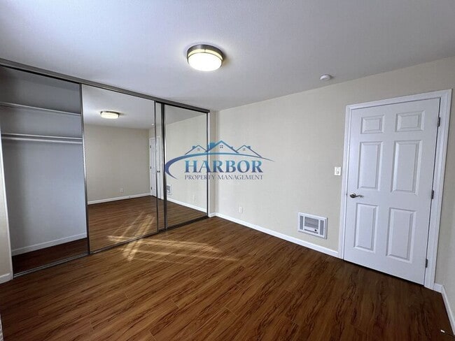 Photo - 1166 W 22nd St Unit 4