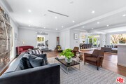 Photo - 716 N Roxbury Dr House