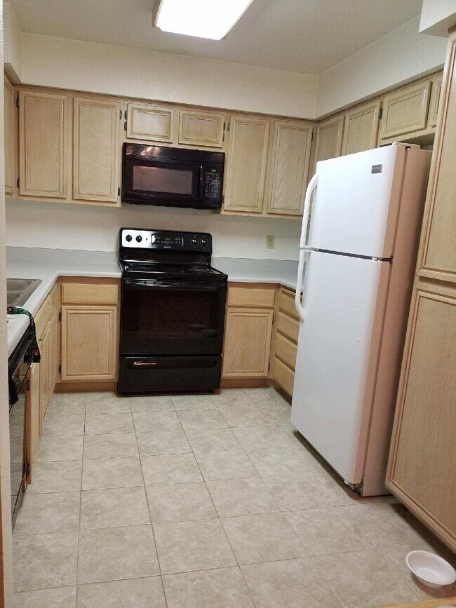 KITCHEN - 18650 Caminito Cantilena Unit 294