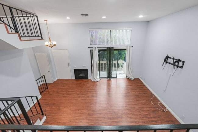 Photo - 8283 Willis Ave
