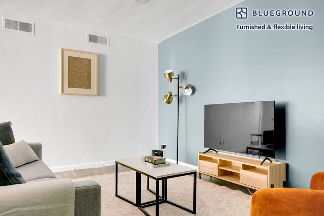 Photo - 115 N Wetherly Dr Unit FL2-ID777