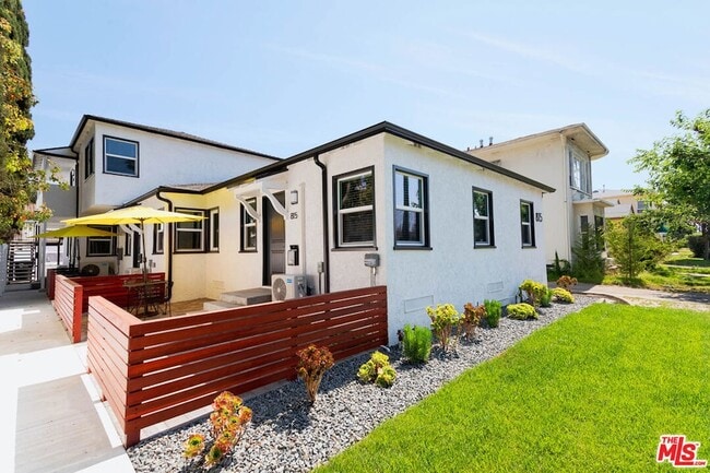 Photo - 815 W Glenoaks Blvd