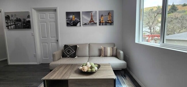 Photo - 2912 1/2 Lincoln Park Avenue, 1/2 Unit 1/2