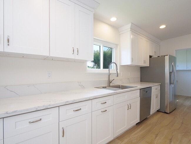 Photo - 27665 Longhill Dr