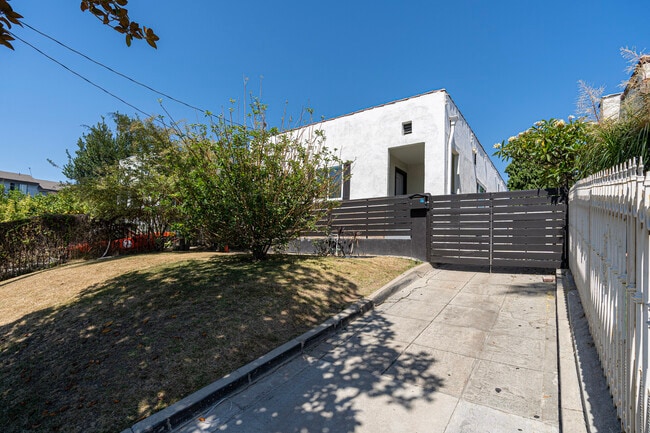 Photo - 1316 N Mariposa Ave