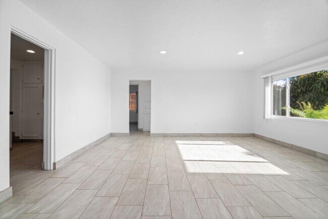 Photo - 608 N Rios Ave