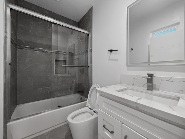 Photo - 418 N La Fayette Park Pl