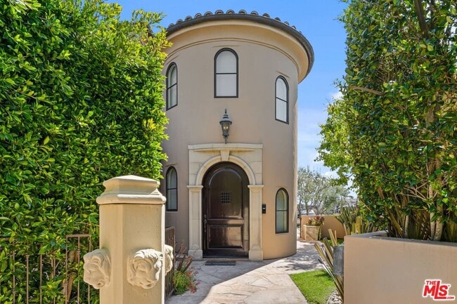 Photo - 300 N Dianthus St