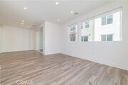 Photo - 589 S Lyon St Townhome