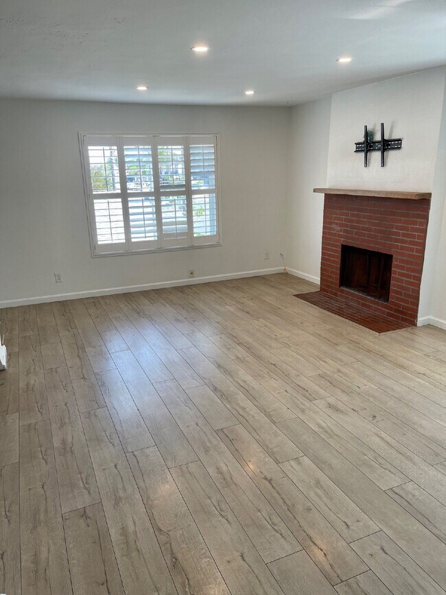 Photo - $2,990 - 2 Bed / 3 Bath Beautiful Condo in North Park Unit 24