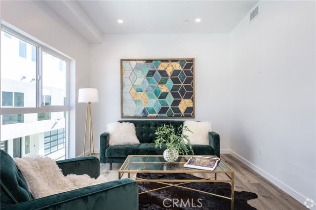 Photo - 5655 Hazeltine Ave