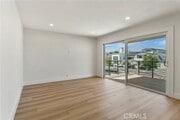 Photo - 913 E Balboa Blvd Townhome