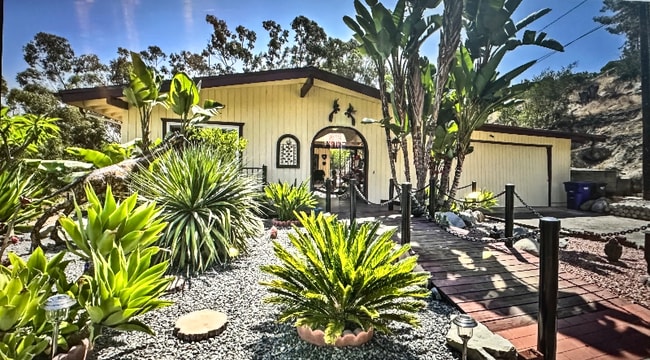 Photo - 1327 Hardin Dr House