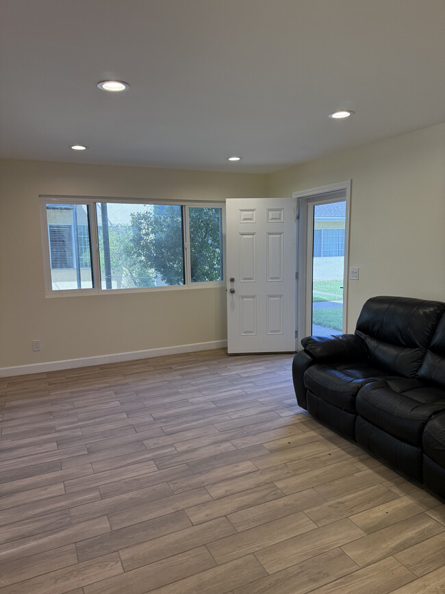 Photo - 1119 N Banning Blvd Unit C