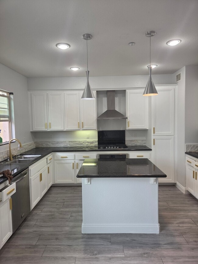 Photo - 2289 Huntington Point Rd