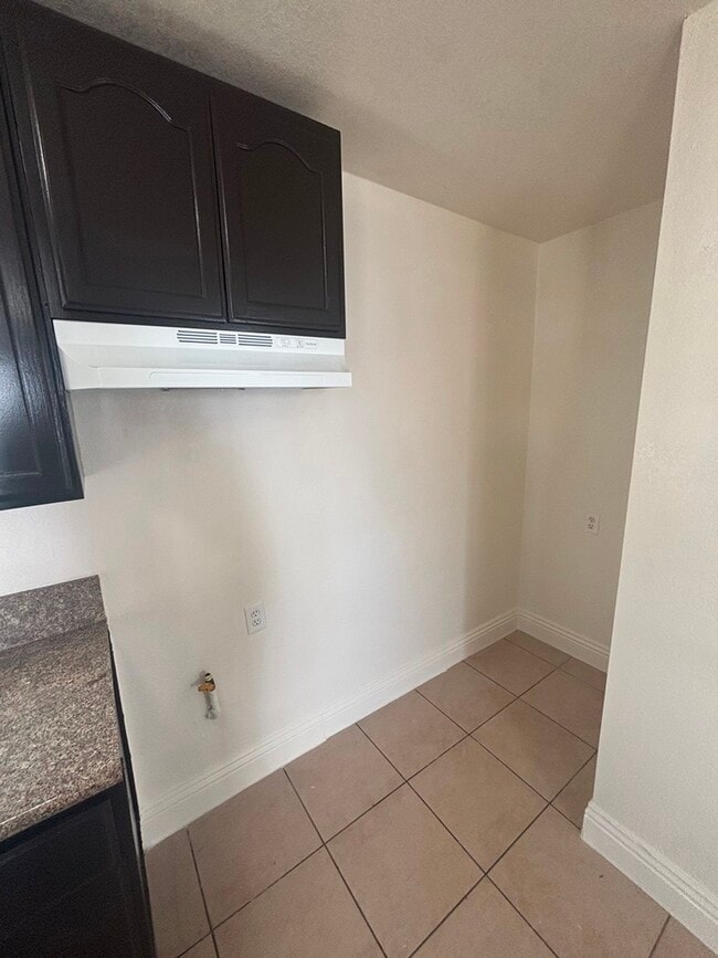 Photo - 2721 1/2 S Sycamore Ave