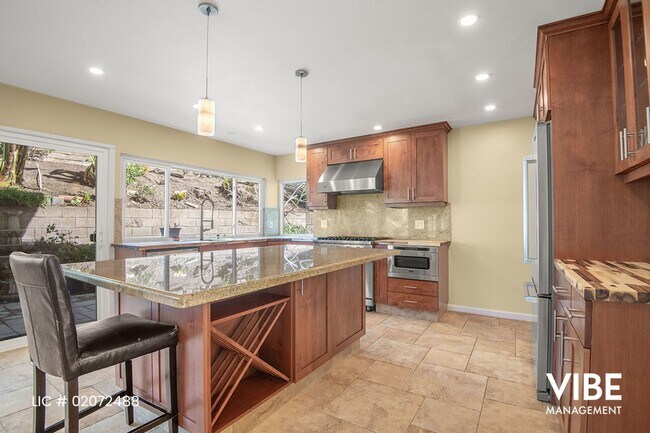 Photo - WESTLAKE HILLS- 5 BEDROOMS on a Quiet Street. Walk to everything!!!