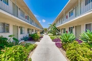 Interior - Charming Courtyard Apartments in West Adam...