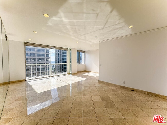 Photo - 10751 Wilshire Blvd Unit PH1