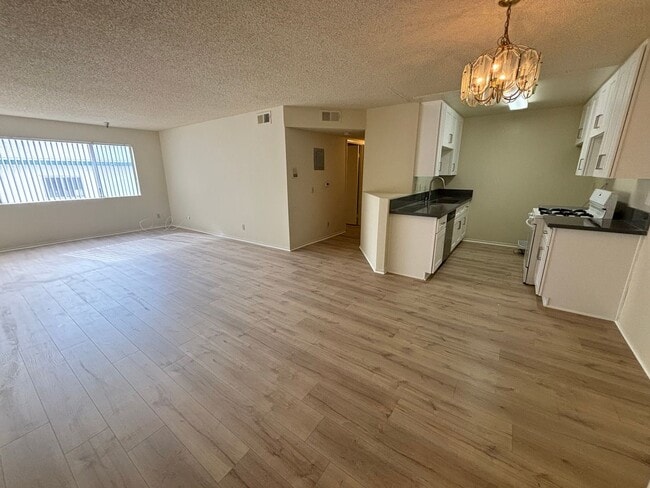 Photo - 10241 Commerce Ave Unit 10241 #03