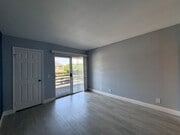 Photo - 535 W 4th St