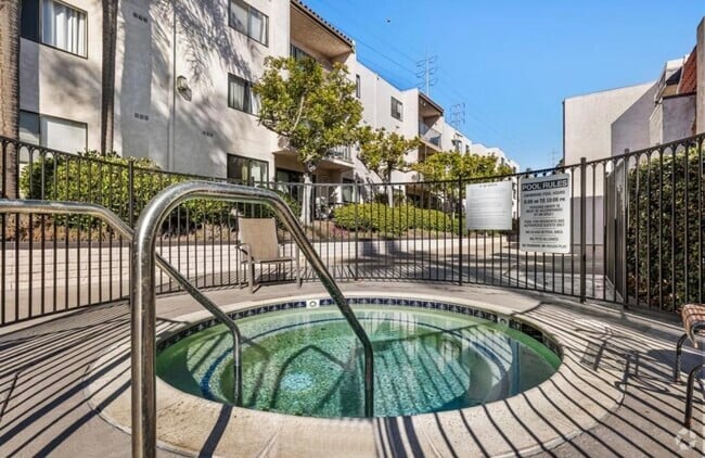 Building Photo - 6780 Friars Rd Unit 344 Rental