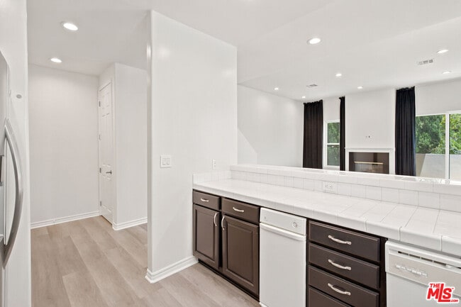 Photo - 4940 Laurel Canyon Blvd Unit 102