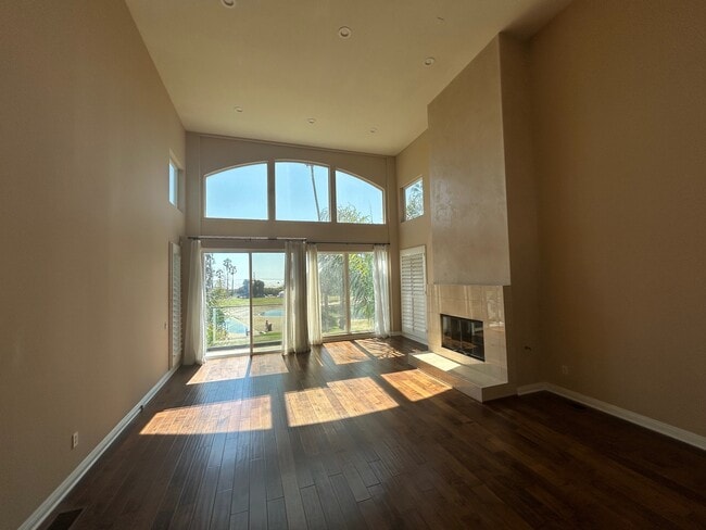 Photo - 6645 Esplanade