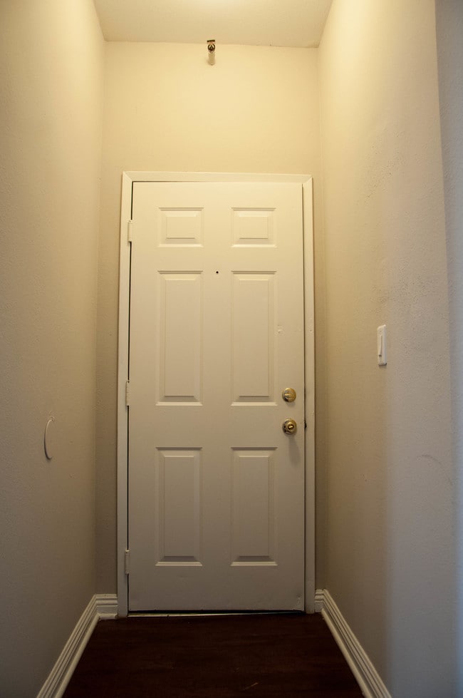 Photo - The Elmwood Apartments...Beautiful Apartme...