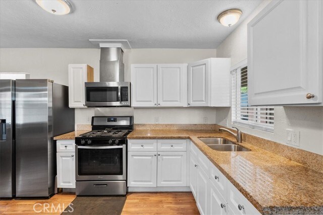 Photo - 1035 Laurel Ave