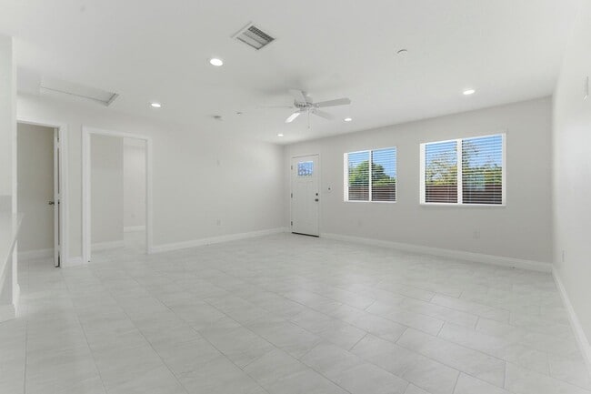 Photo - 10 Cortez St Unit 2
