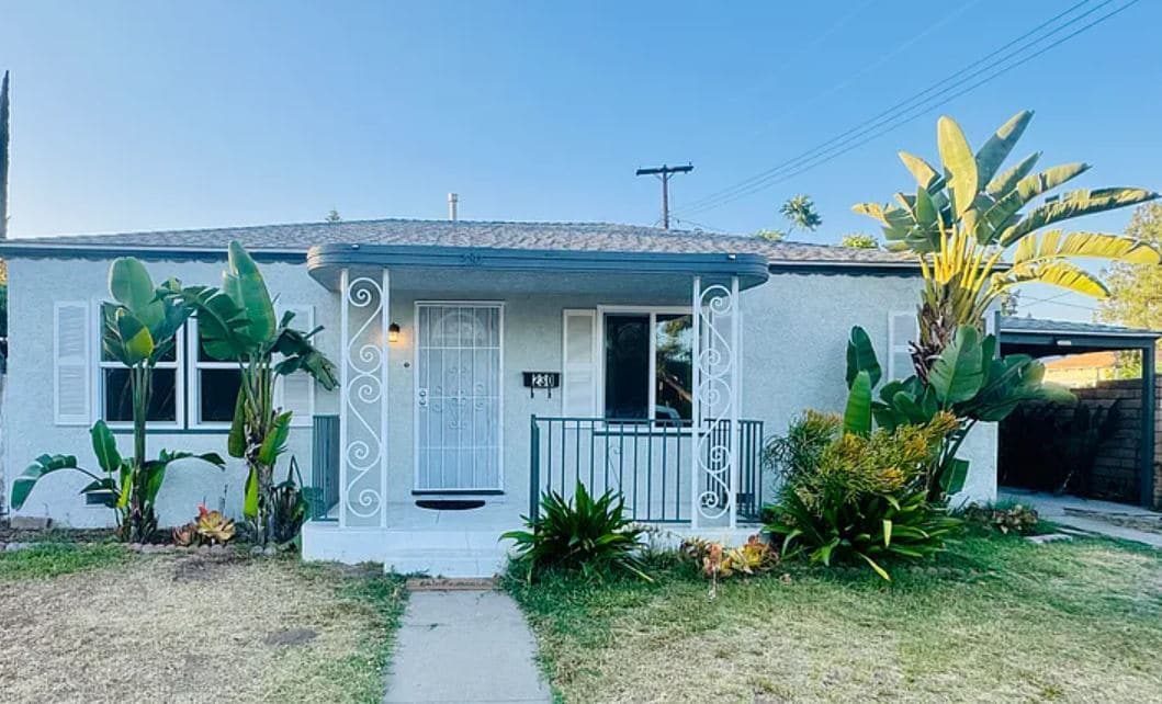 Photo - 230 W 30th St