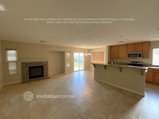 Photo - 1529 Granville Way