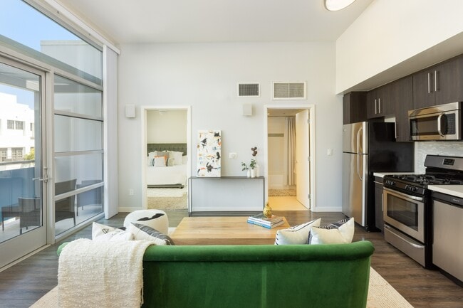 Photo - Gibson Santa Monica