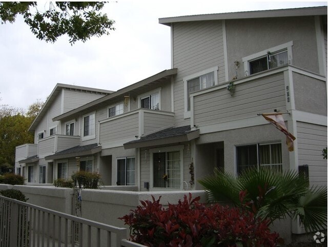 Building Photo - 306 N Tenth Ave Rental