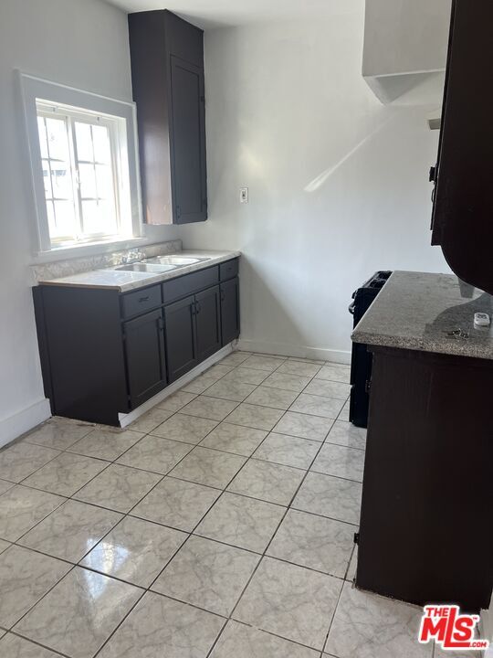 Photo - 524 1/2-524 1/2 W Vernon Ave